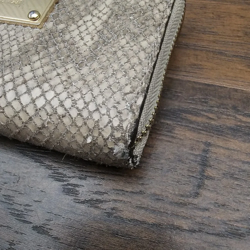 Michael Kors Animal Print‎ Snake Wallet Wristlet Gray Gold Hardware Zip